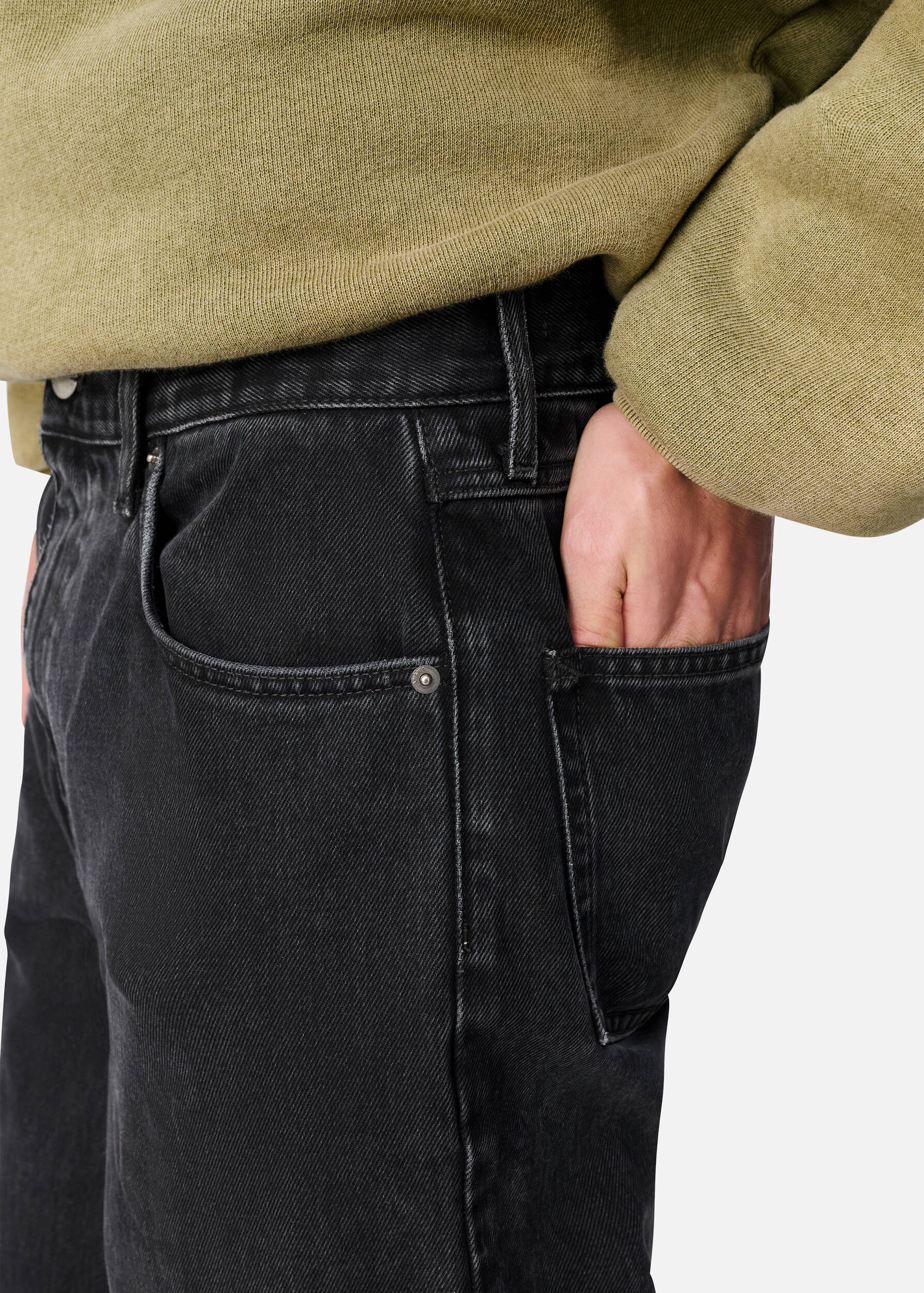 Zine Relaxed-Fit Jeans - Black