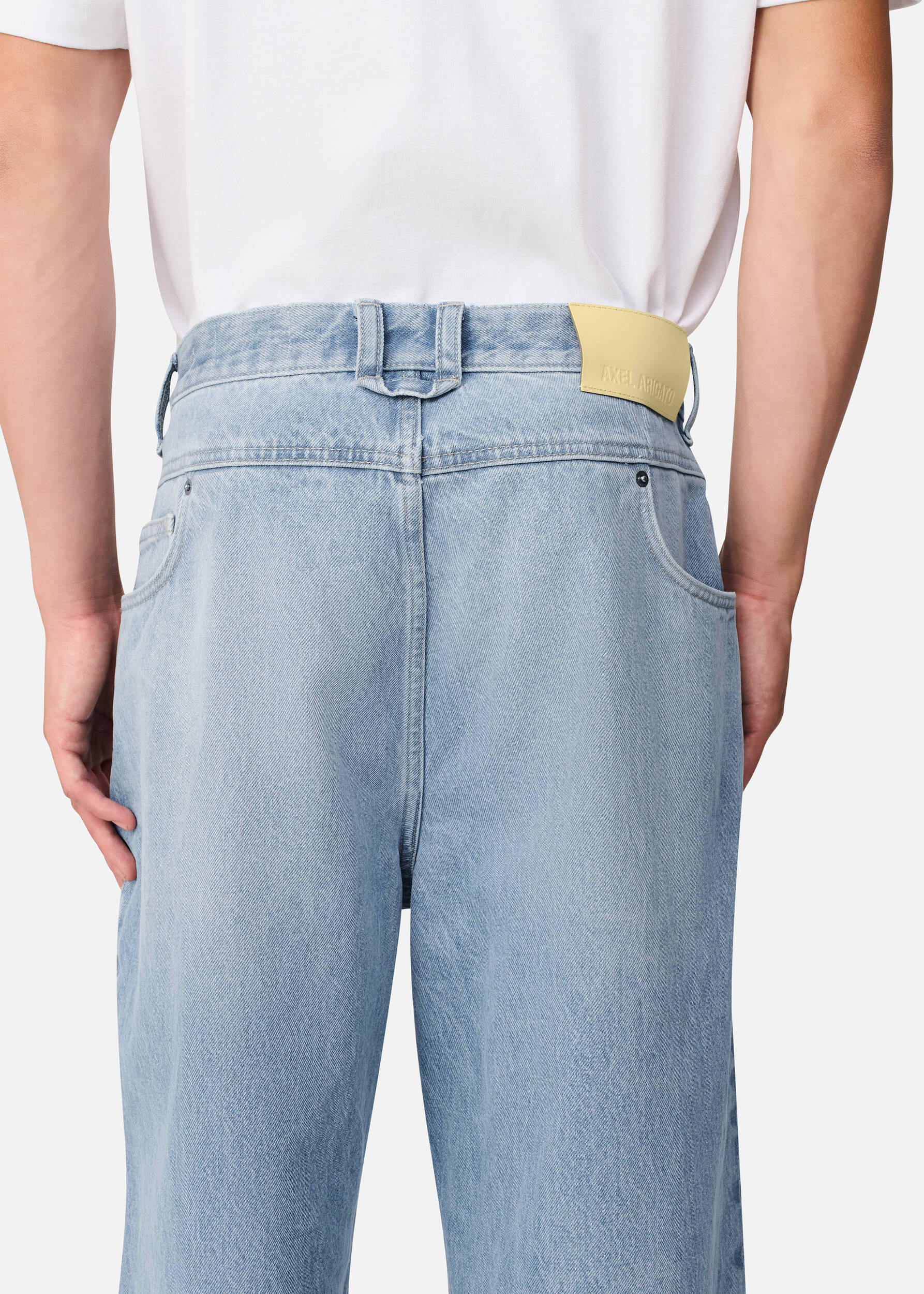 Invert Relaxed Jeans - Light Blue