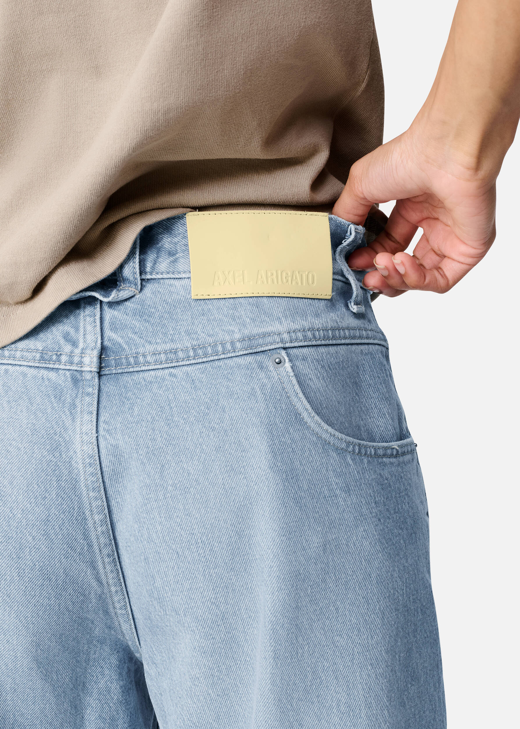 Invert Relaxed Jeans - Light Blue