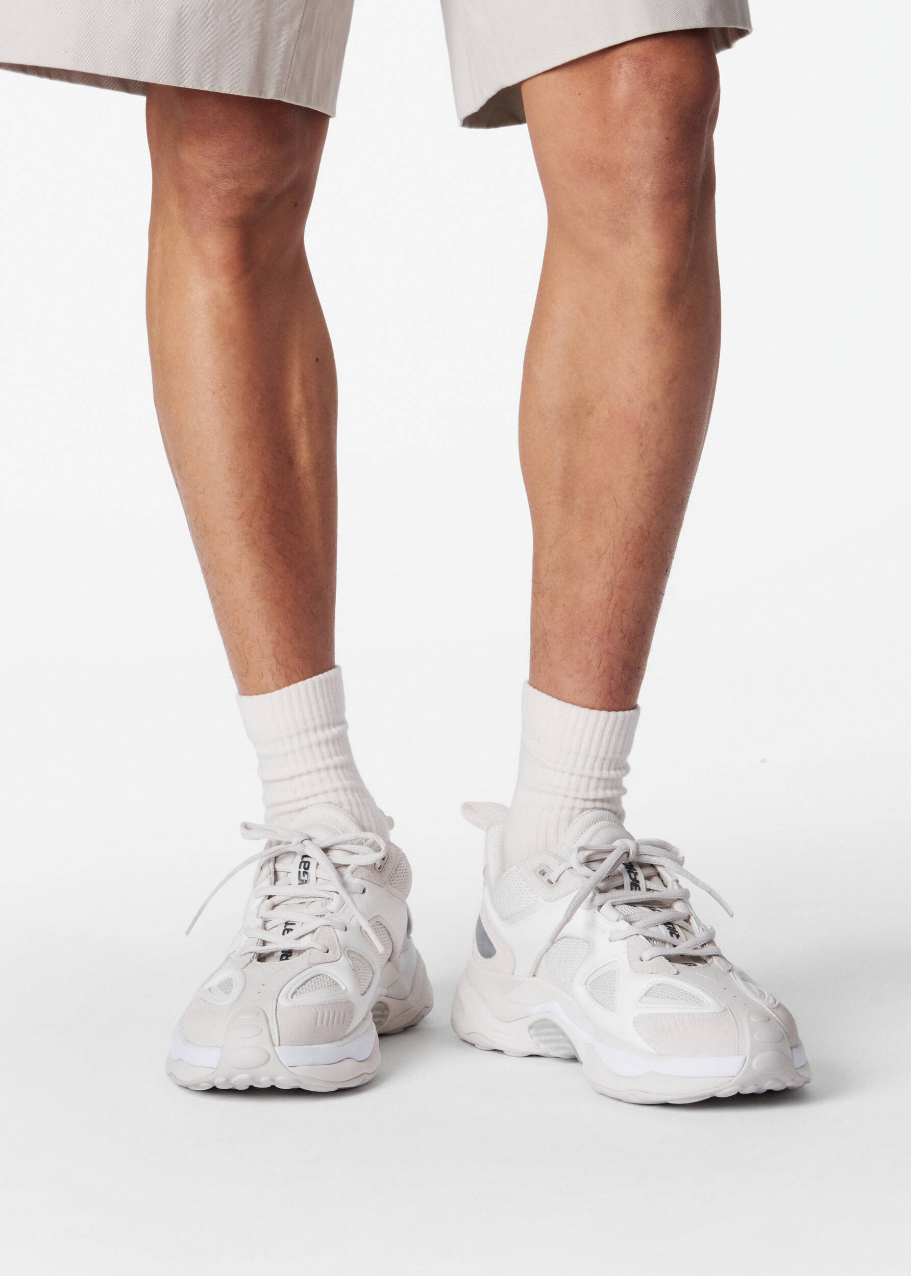 Satellite Runner - White/White