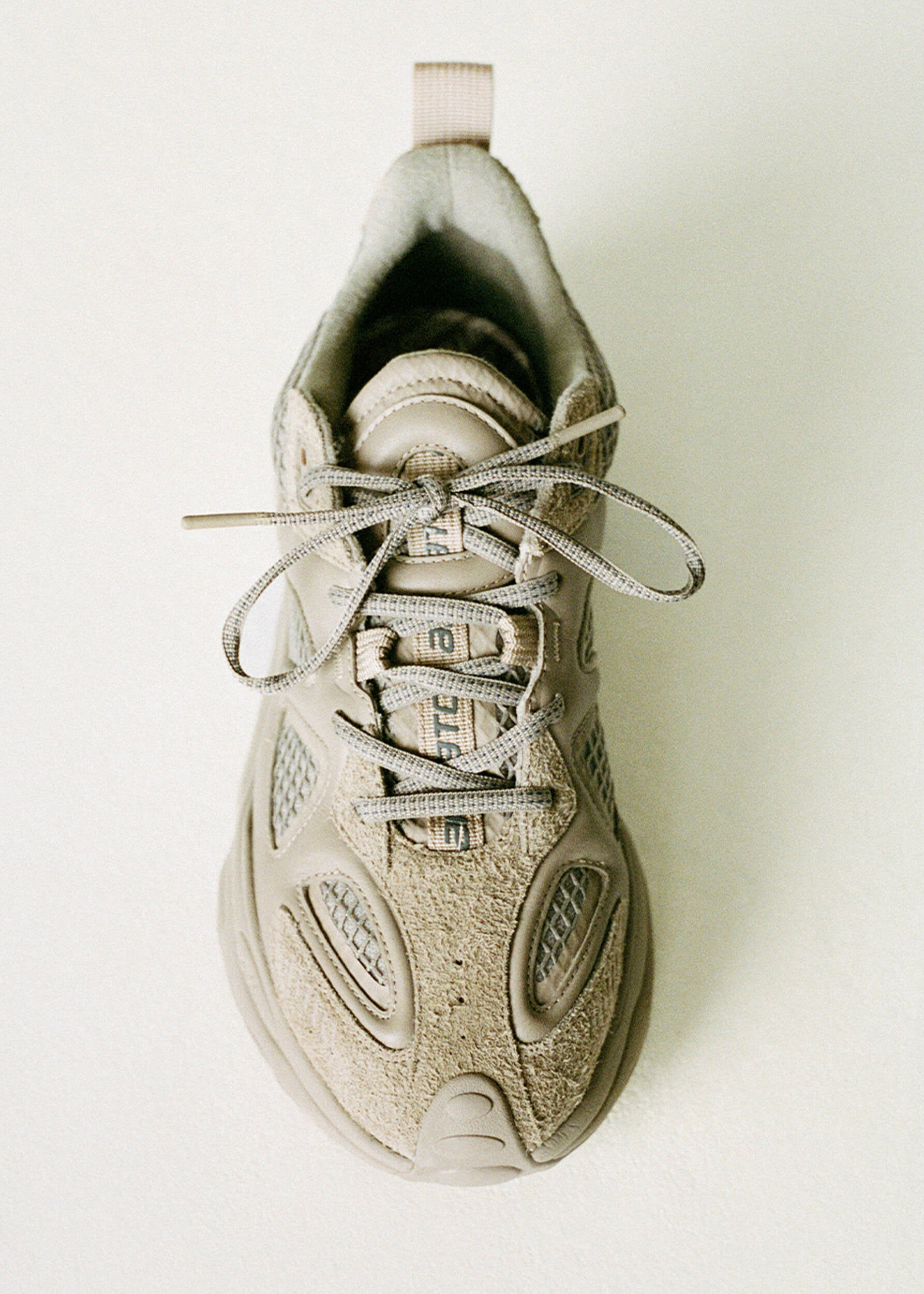 Satellite Runner - Dark Beige/Dark Beige