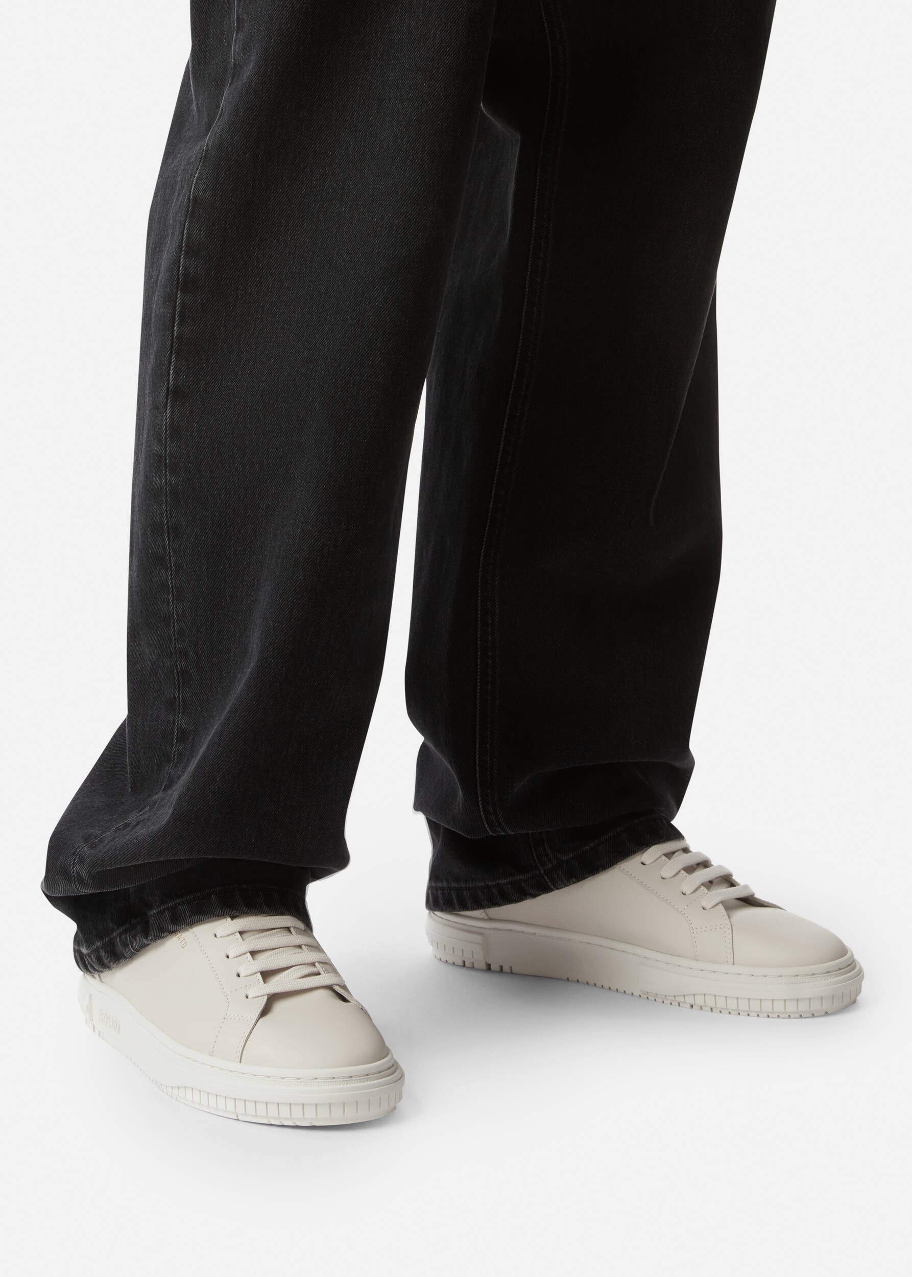 Atlas Sneaker - Off White/Dark Blue