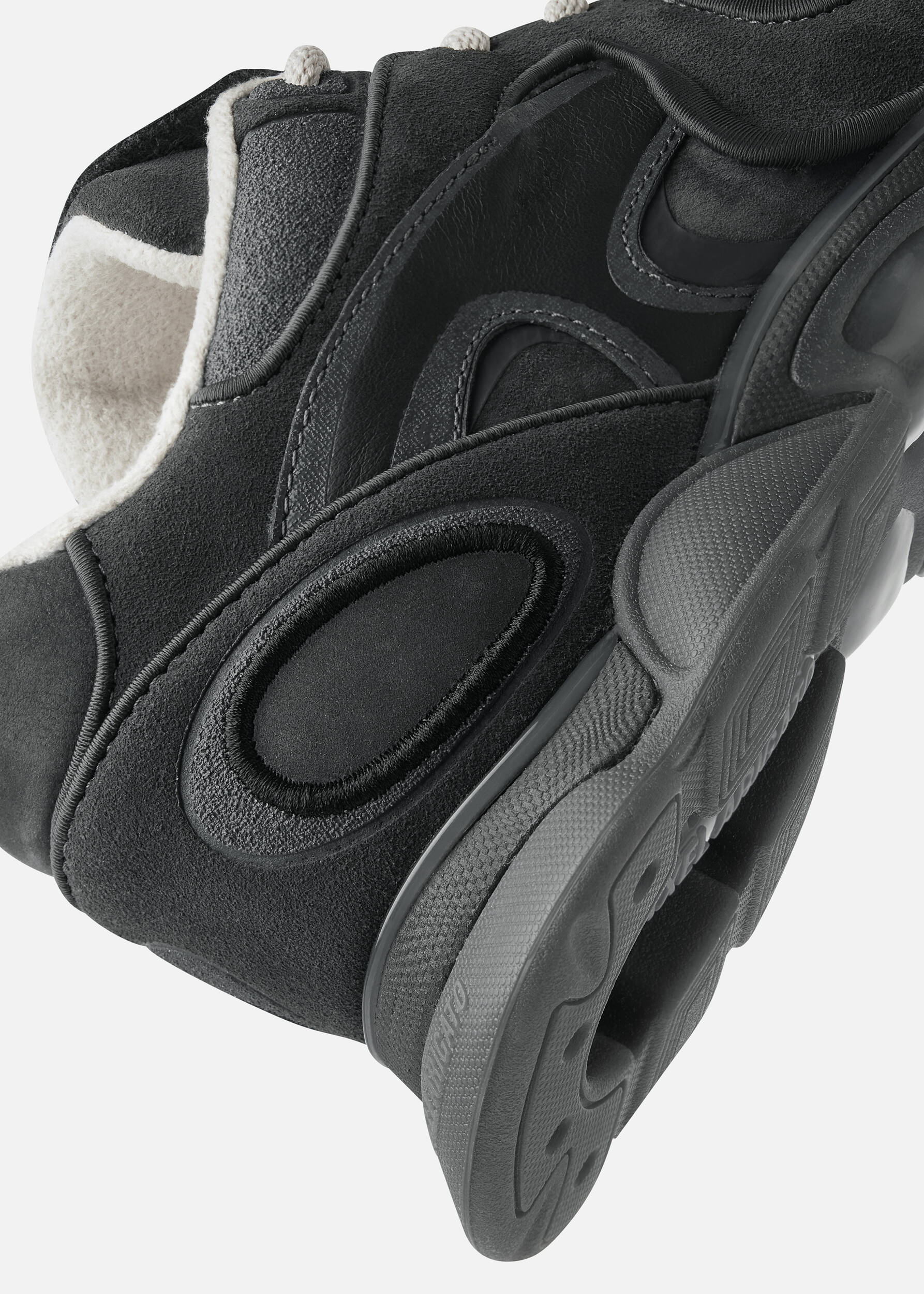 Eris Sneaker - Black/Black