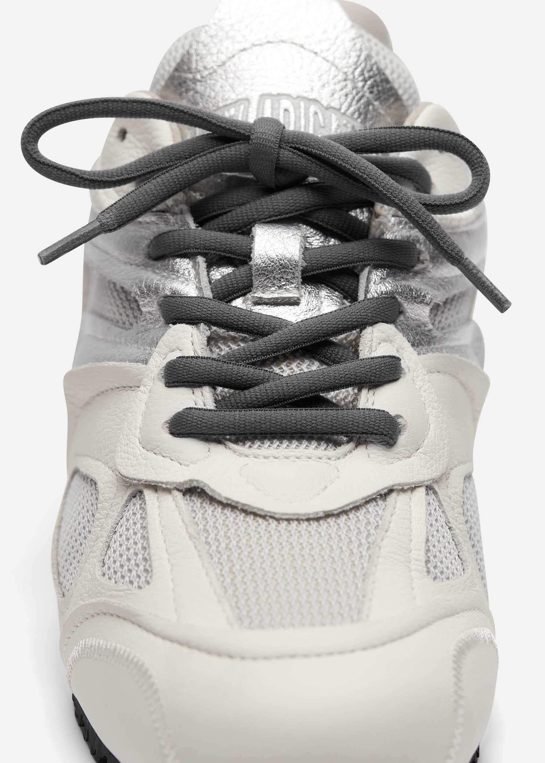 Slow Runner - Off White/Silver