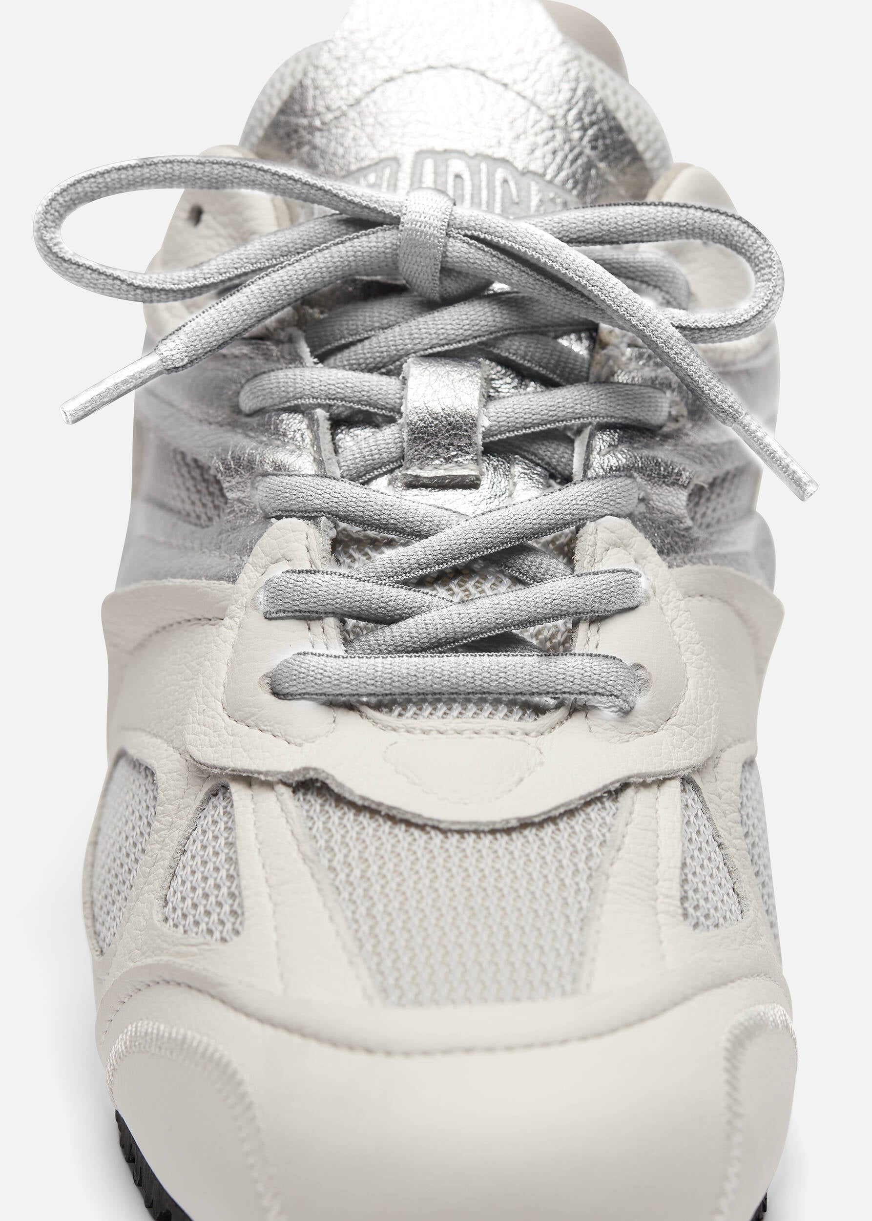 Slow Runner - Off White/Silver