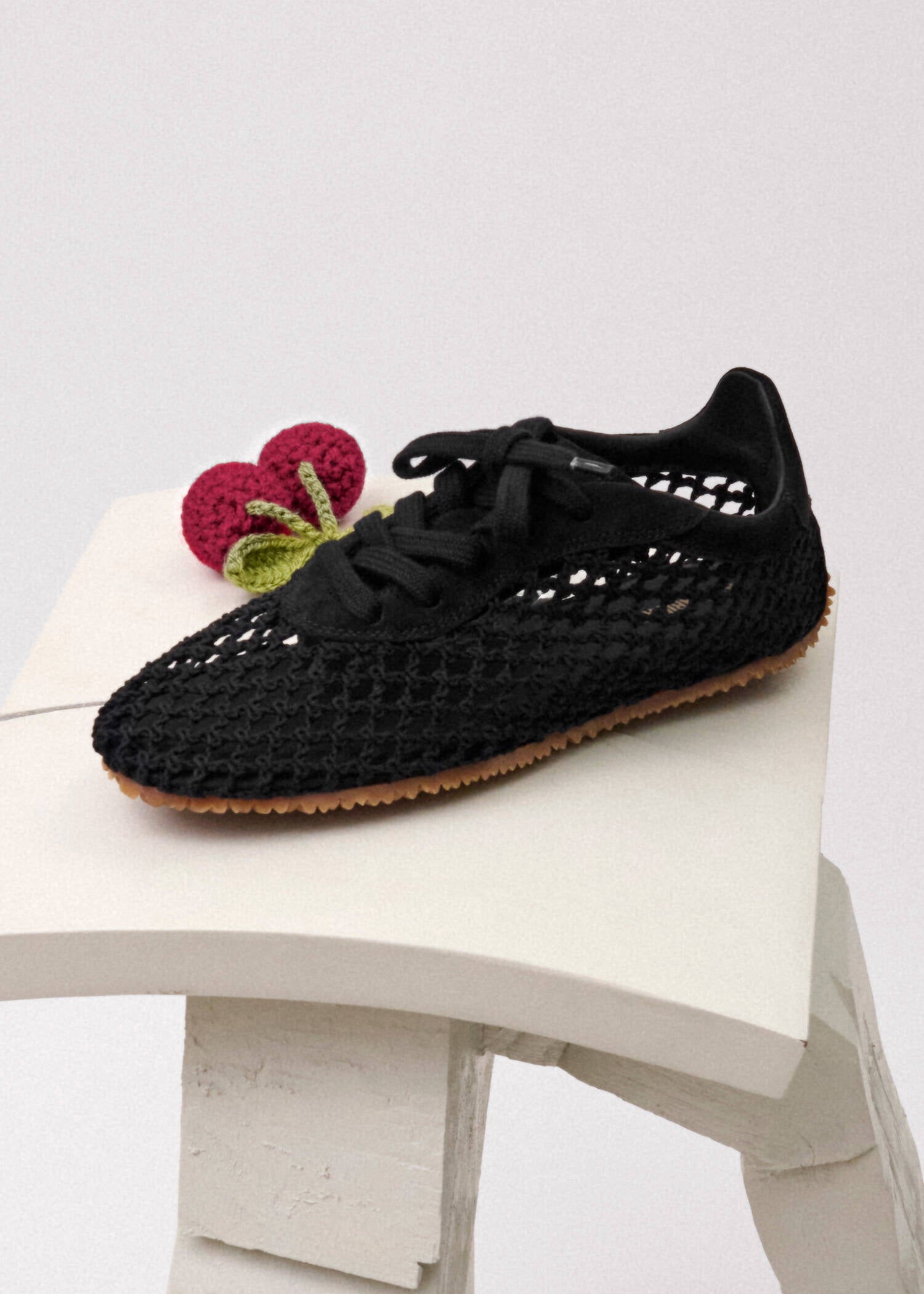 Daze Bask - Black/Light Gum